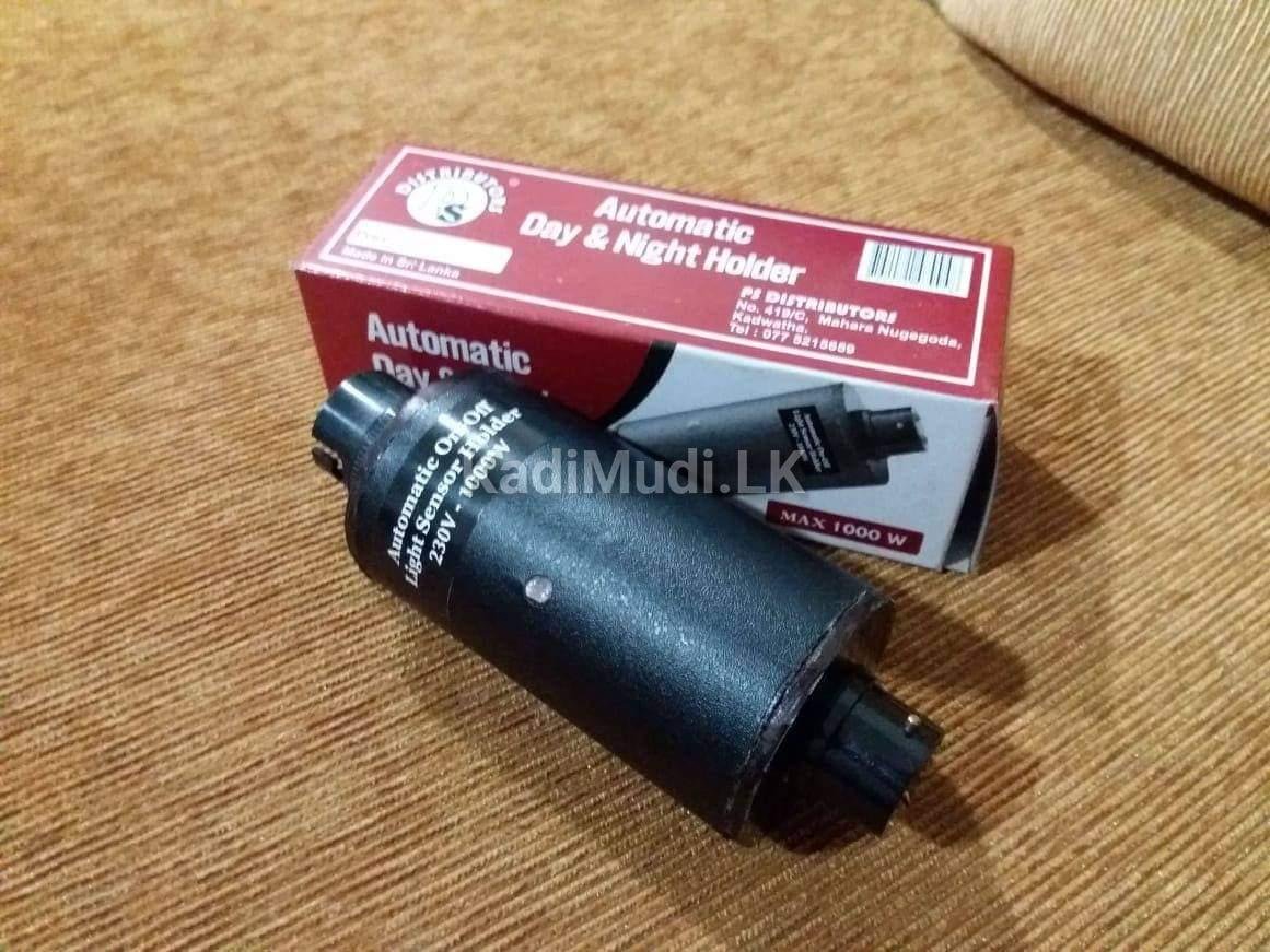 Automatic Day & Night Holder