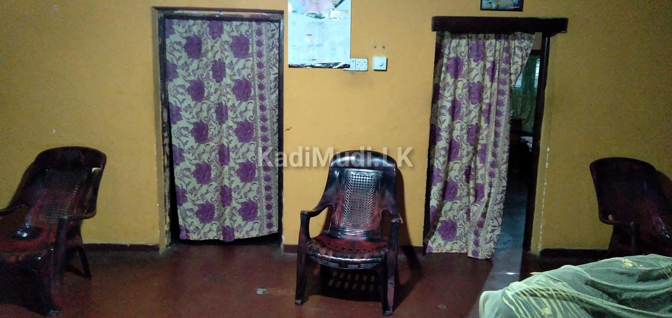 House for Sale With 32 Perches