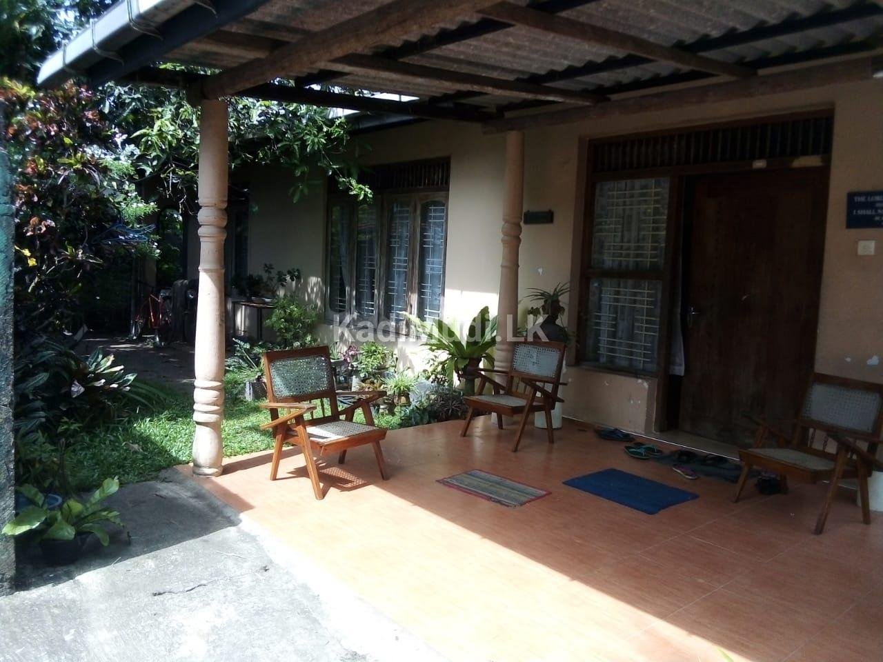 House With 20 Perches Land