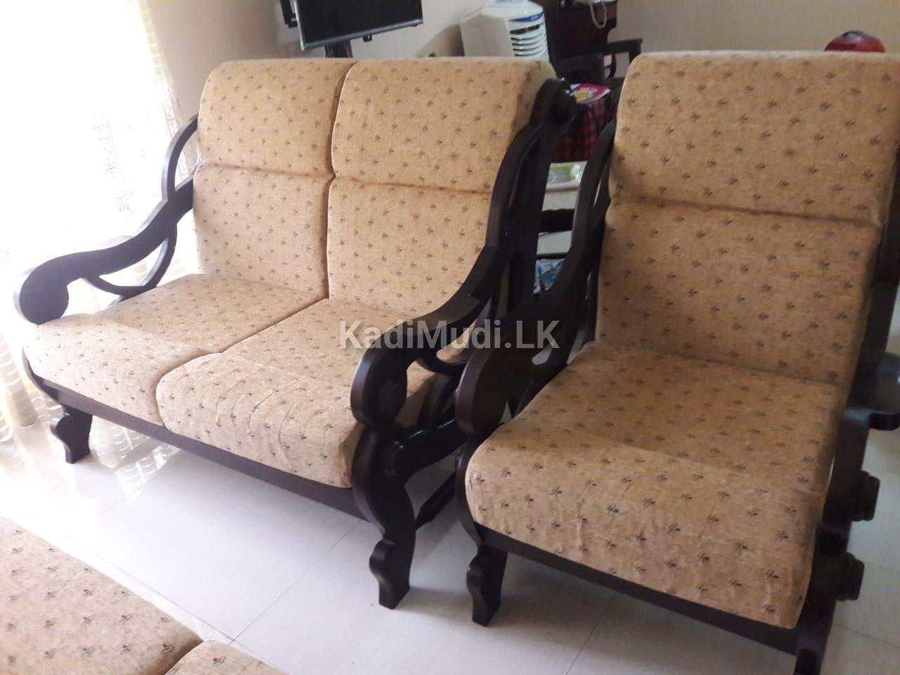 Solid Wooden Sofa Set with Cushion