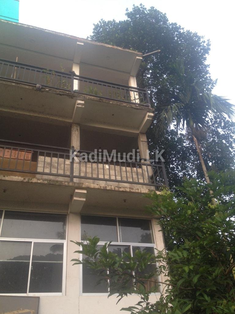 Commercial Building at Katawala Kandy