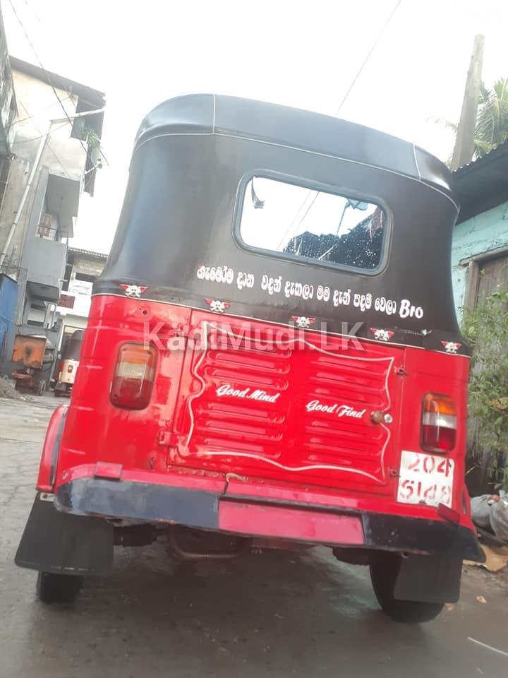 Bajaj 2 Stroke Three Wheeler