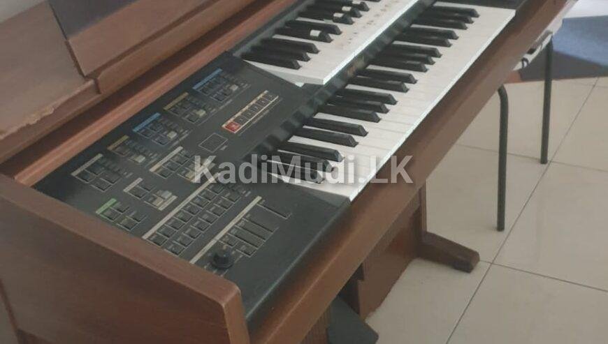 Yamaha ME 300 Organ Keyboard