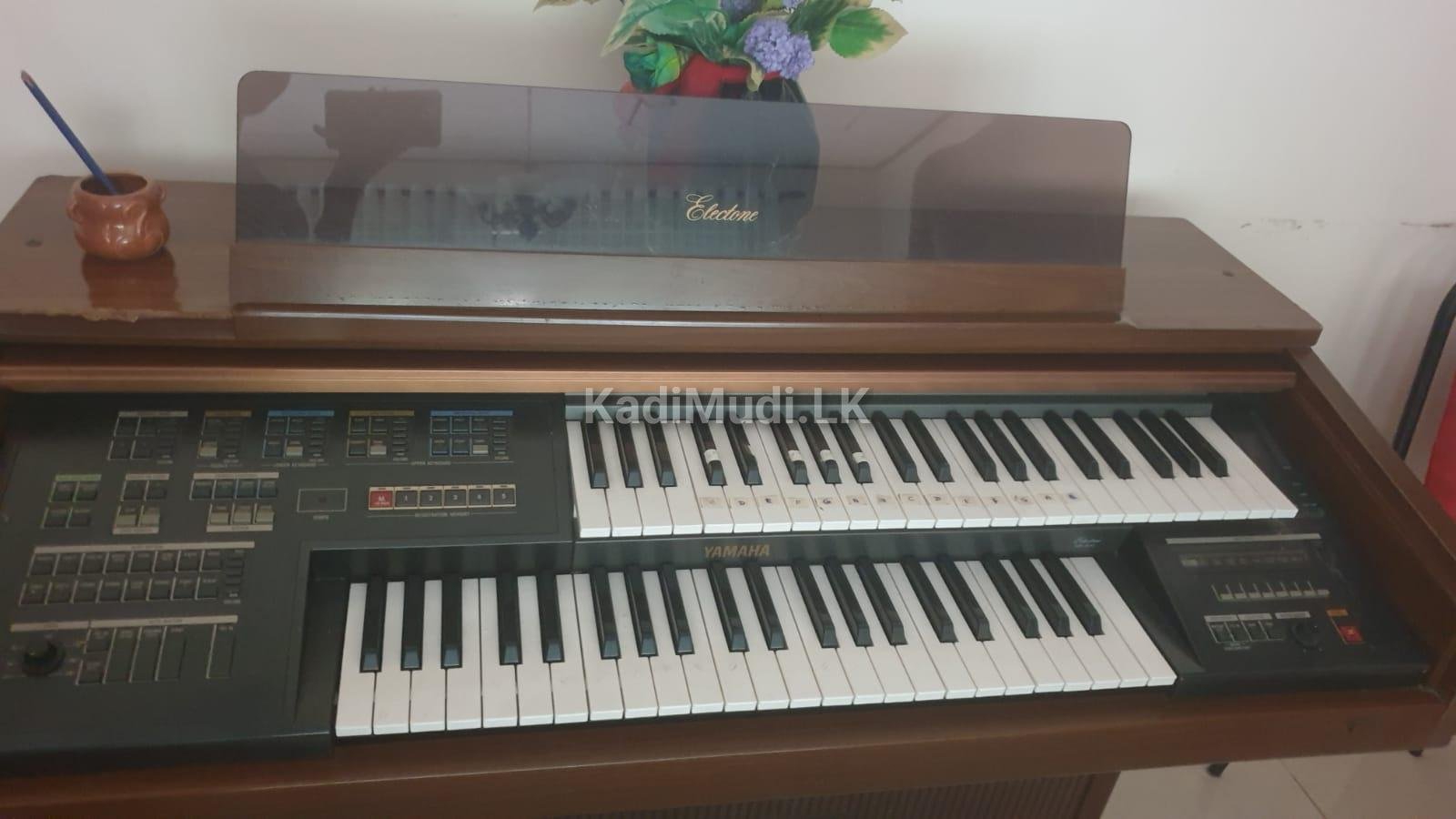 Yamaha ME 300 Organ Keyboard