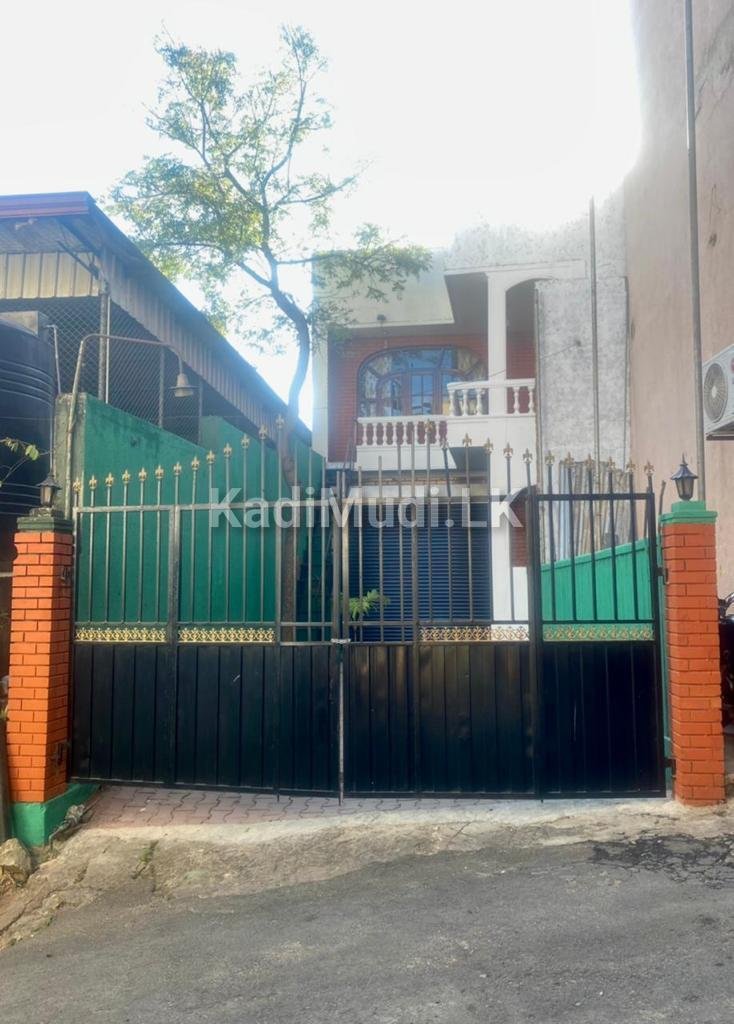 House for Sale at Mulgampola, Kandy