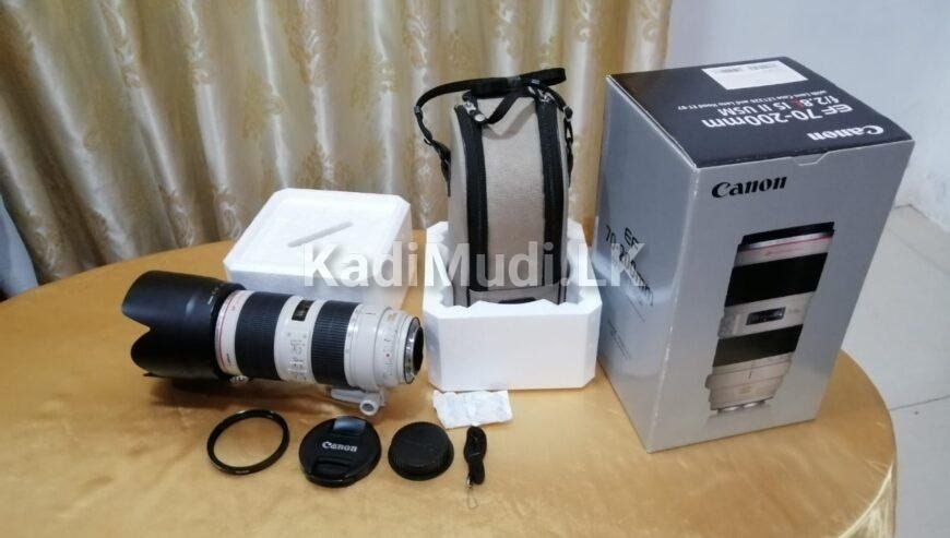 70-200 mm Zoom IS ii USM F2.8 CANON LENS